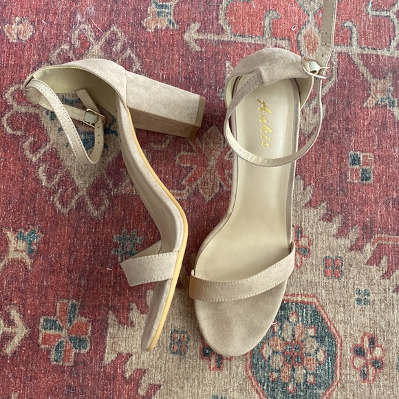 Nude heeled sandals - Picture 5 of 7